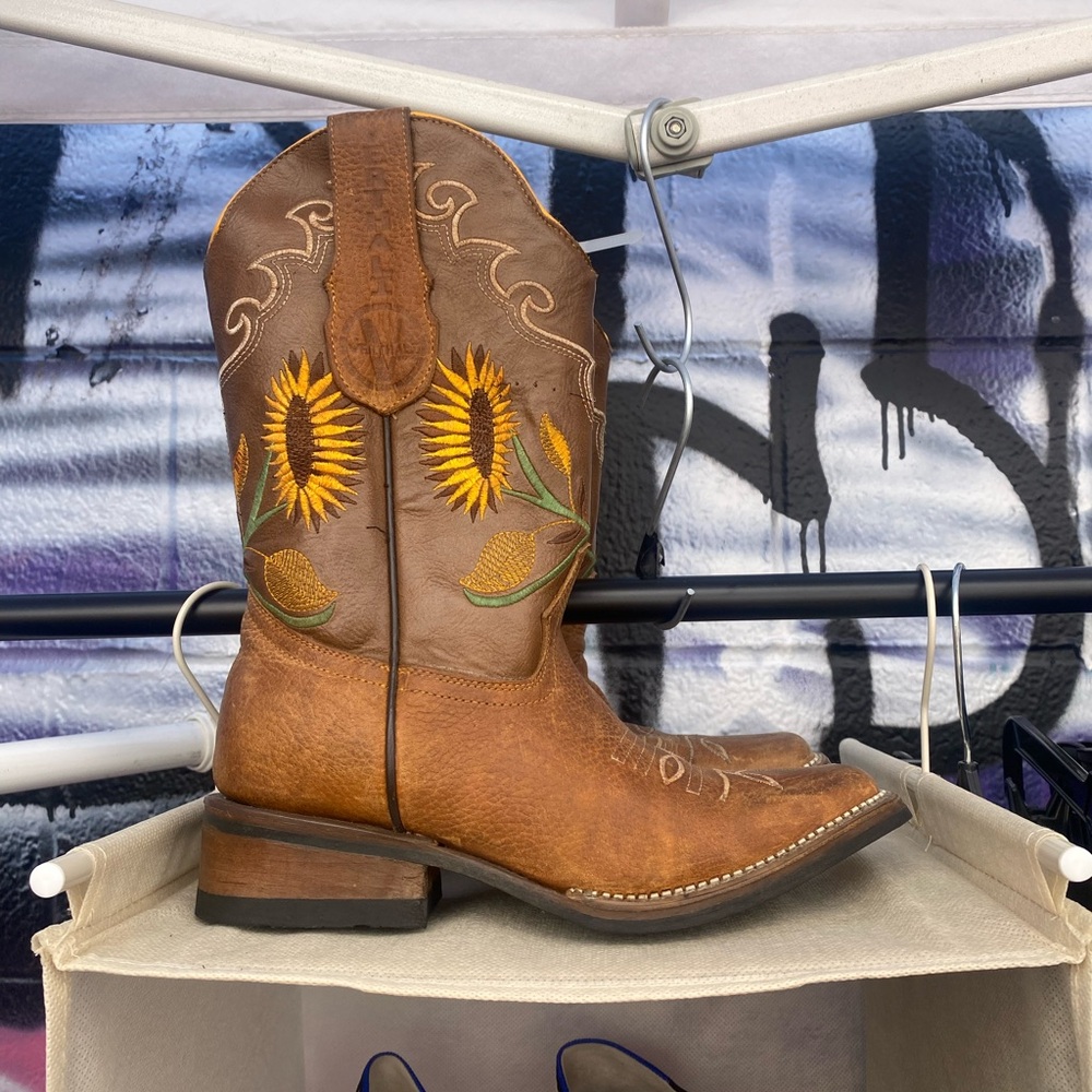 Verthali Square Toe Boots